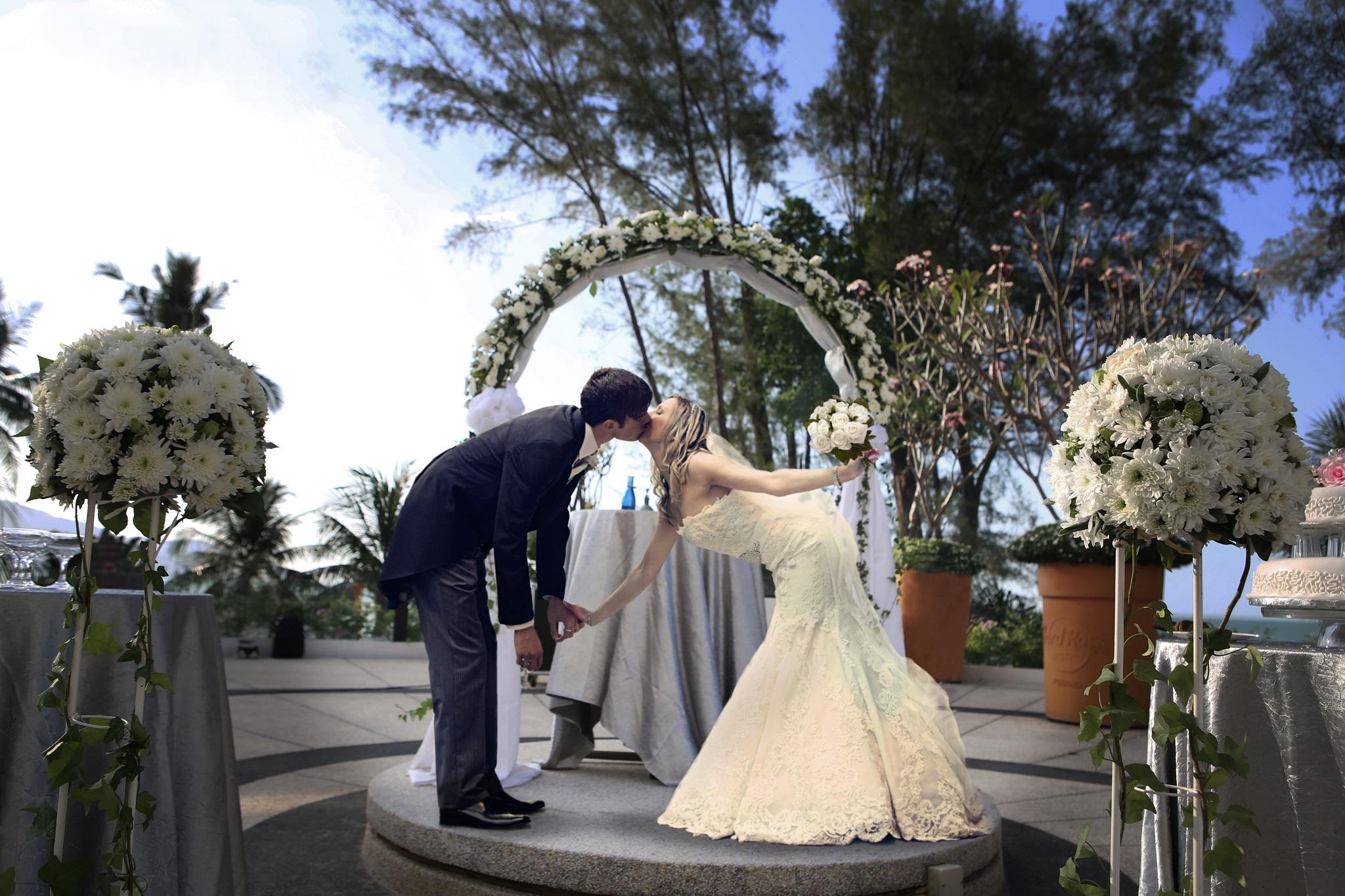 Hard Rock Hotel Penang Batu Ferringhi Eksteriør billede A Christian wedding in Malaysia